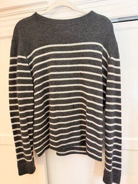 Reformation Cashmere Sweater Size M